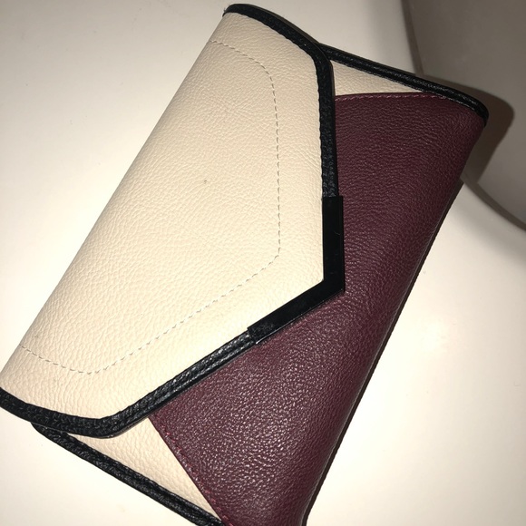 Steve Madden Handbags - Steven Madden Clutch Wallet